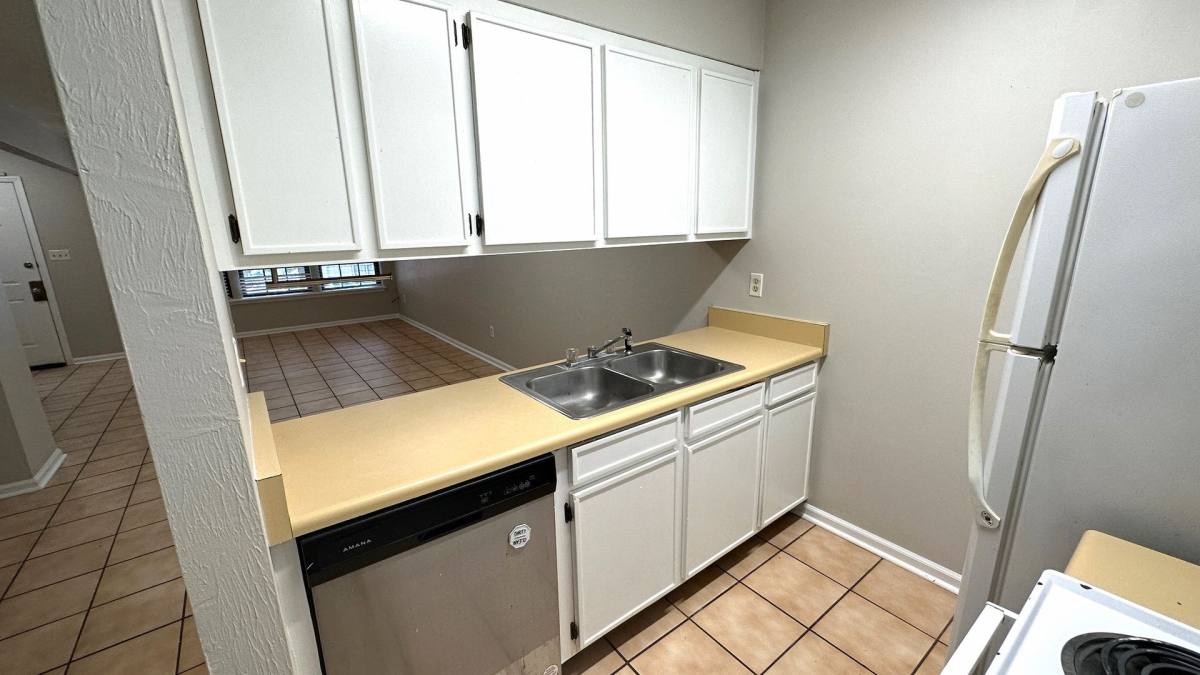 Townhouse for rent at 803 Timbers Court, Tallahassee, FL 32304