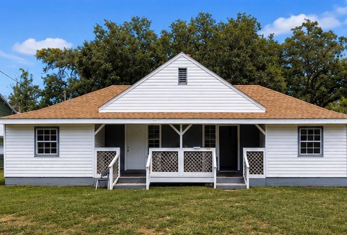 Apartment for rent at 3722 3728 Ogg Ave, Brunswick, GA 31520