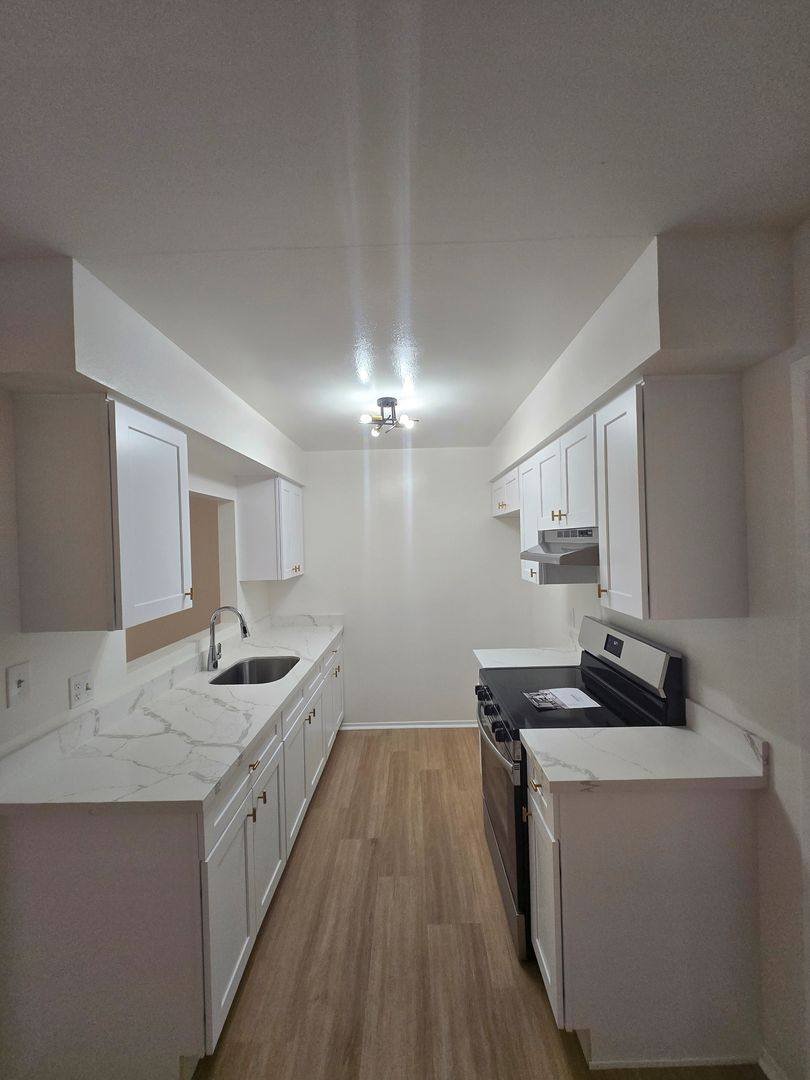 Apartment for rent at 1815-1821 Scott Rd, Burbank, CA 91504
