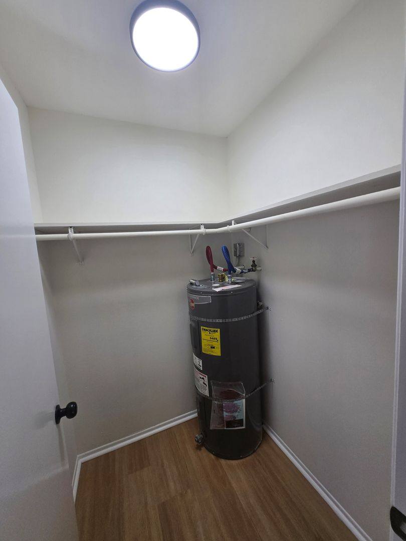 Apartment for rent at 1815-1821 Scott Rd, Burbank, CA 91504