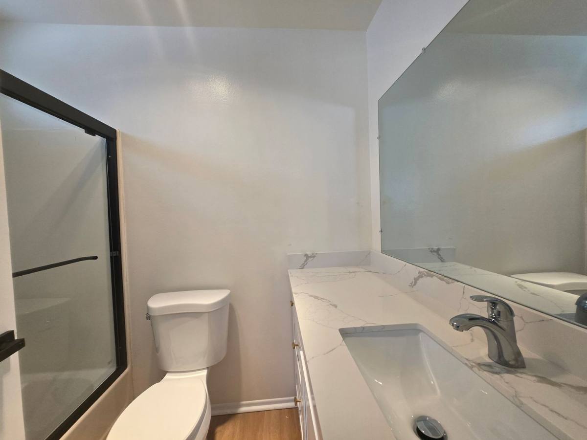 Apartment for rent at 1815-1821 Scott Rd, Burbank, CA 91504