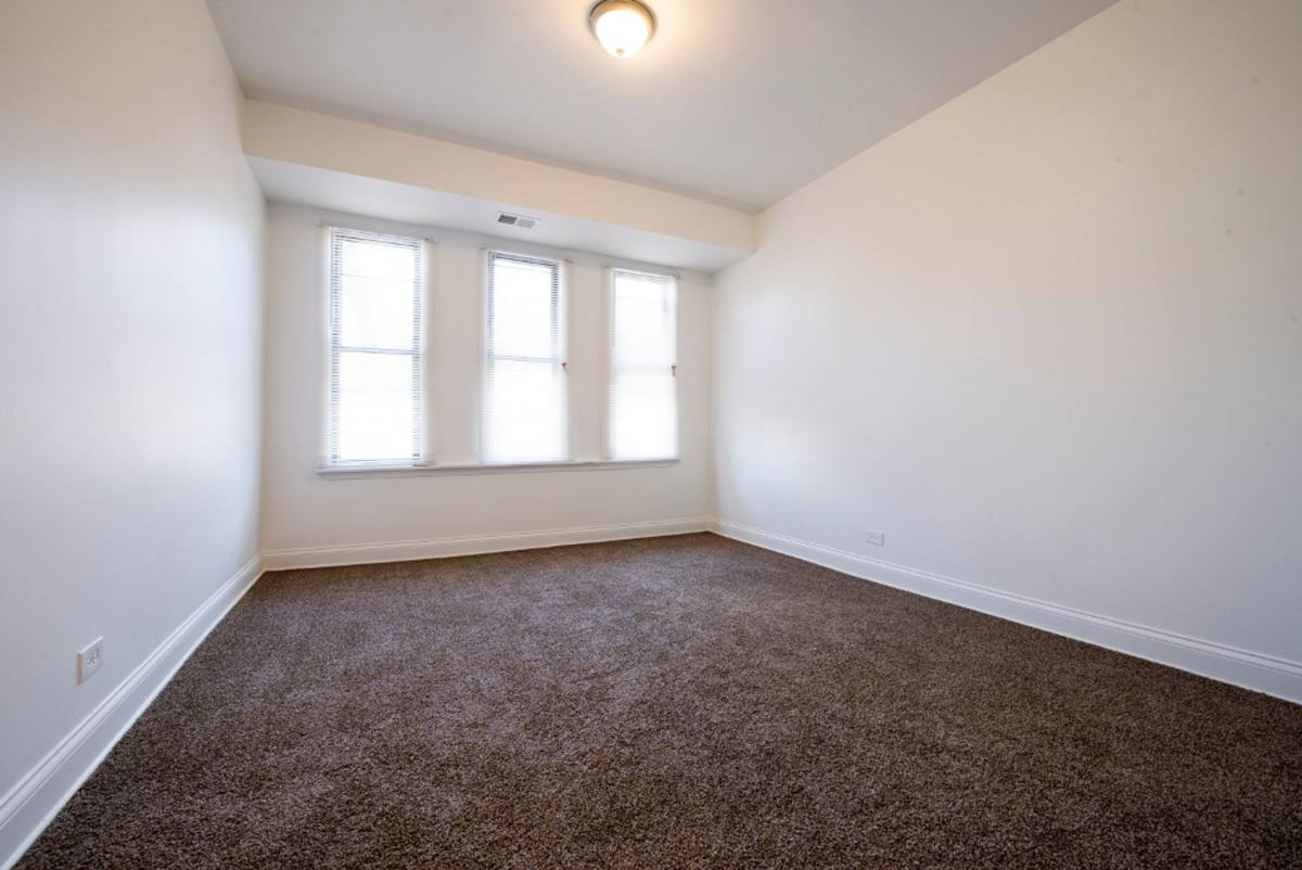 Apartment for rent at 3501 W Adams St, Chicago, IL 60624