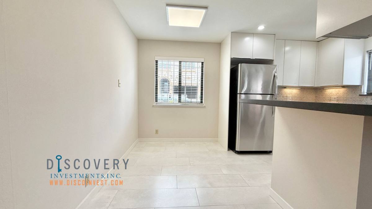 Apartment for rent at 266 Athol Ave, Oakland, CA 94606
