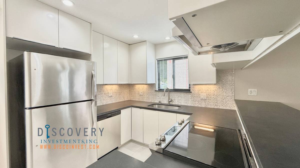 Apartment for rent at 266 Athol Ave, Oakland, CA 94606