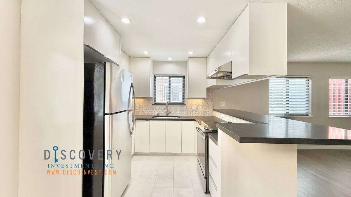 Apartment for rent at 266 Athol Ave, Oakland, CA 94606