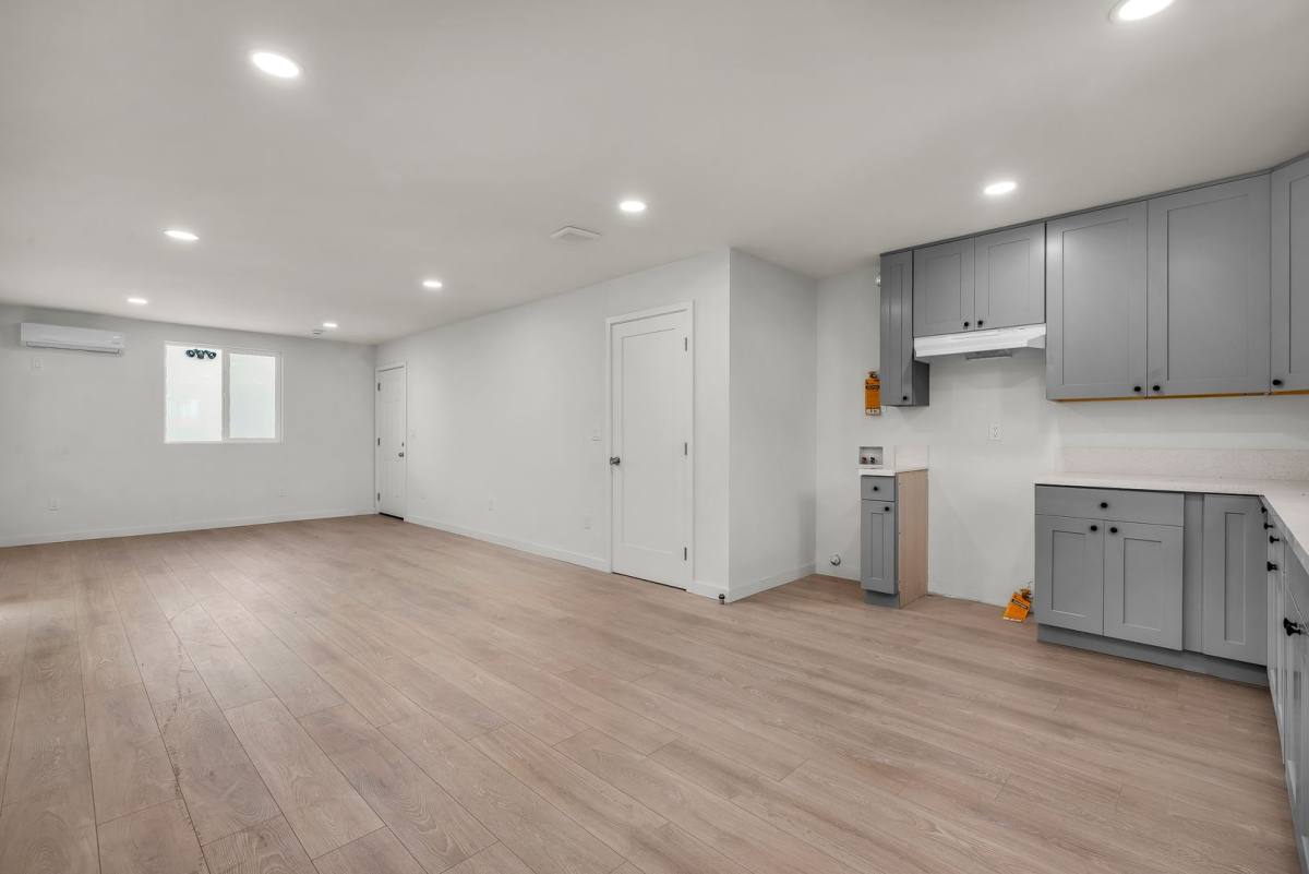 Apartment for rent at 239 E 65th St, Los Angeles, CA 90003
