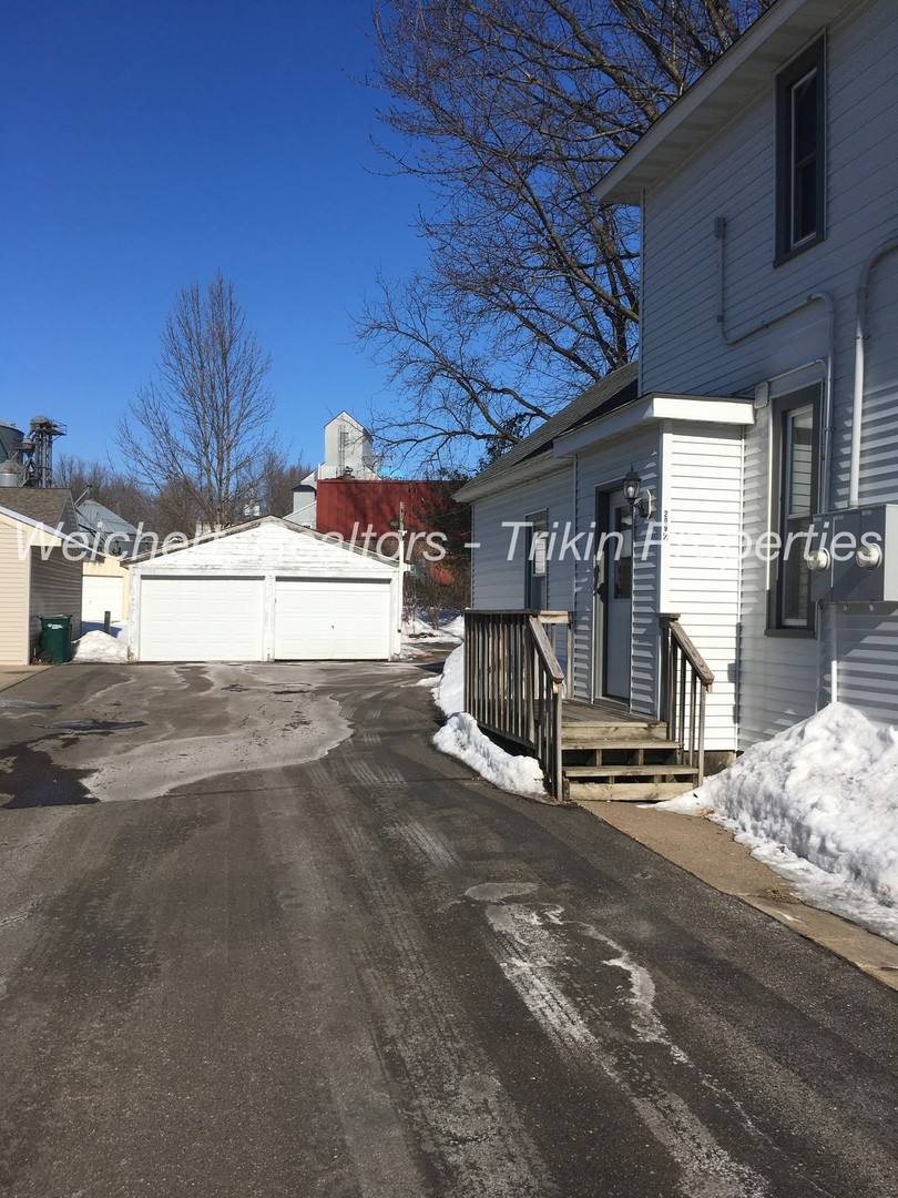 Apartment for rent at 209 W Warren St, Roberts, WI 54023