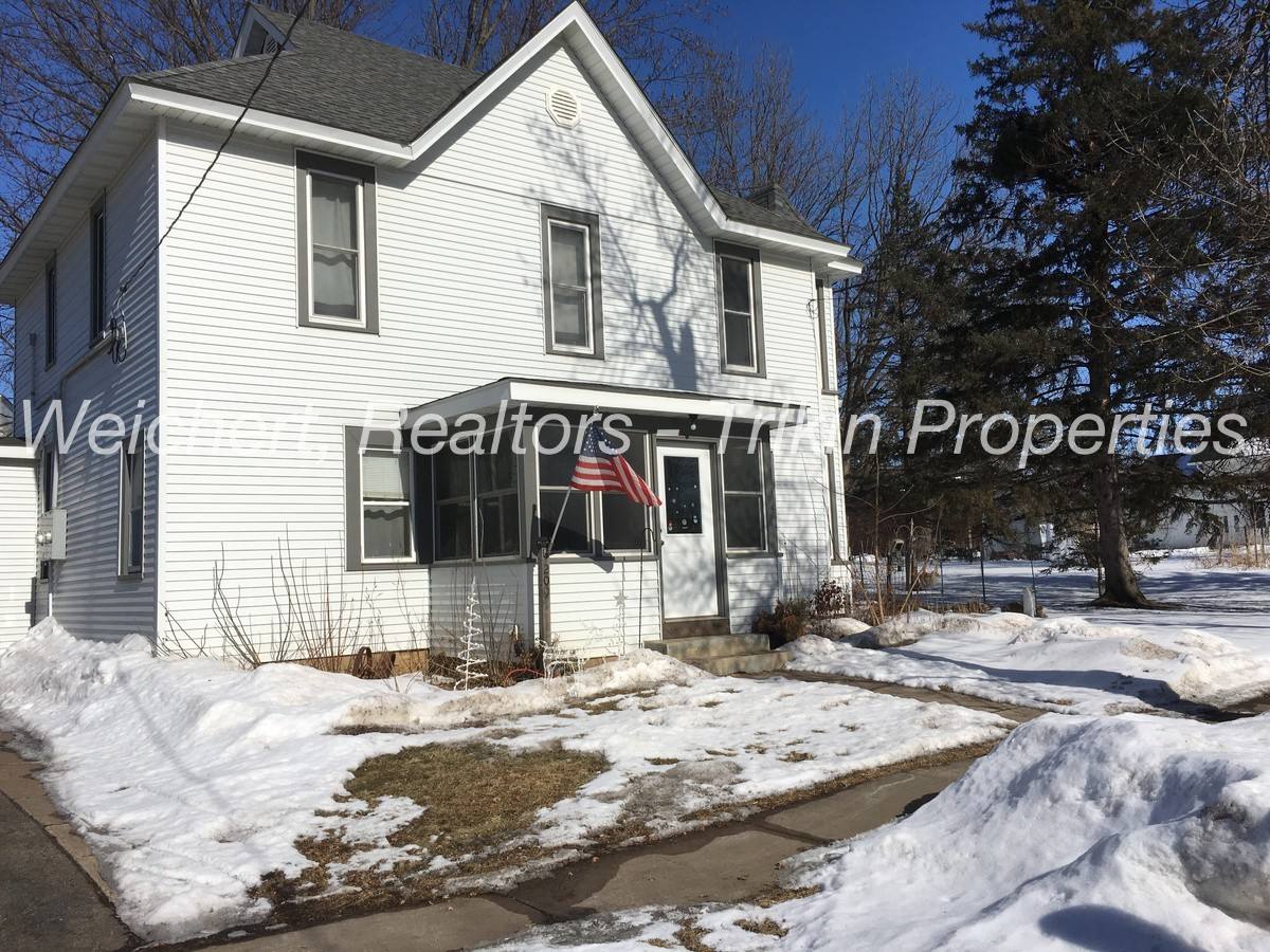 Apartment for rent at 209 W Warren St, Roberts, WI 54023