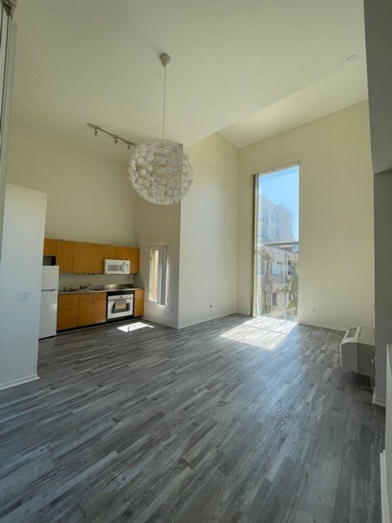 Townhouse for rent at 1601 Kettner, San Diego, CA 92101