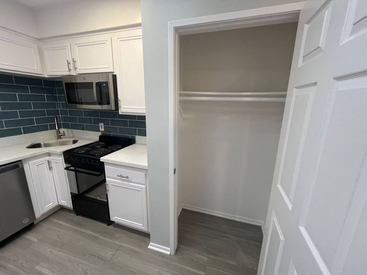 Apartment for rent at 1015 2nd St, Santa Monica, CA 90403