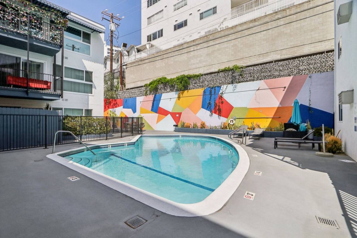 Apartment for rent at 8375 Fountain Ave, West Hollywood, CA 90069