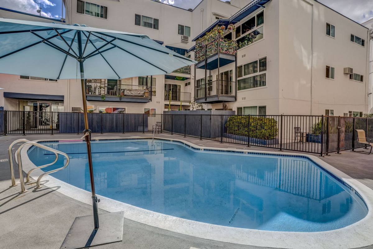 Apartment for rent at 8375 Fountain Ave, West Hollywood, CA 90069
