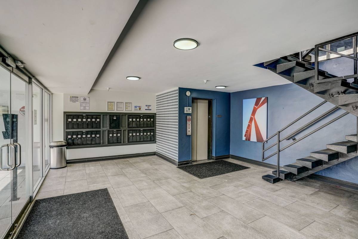 Apartment for rent at 8375 Fountain Ave, West Hollywood, CA 90069
