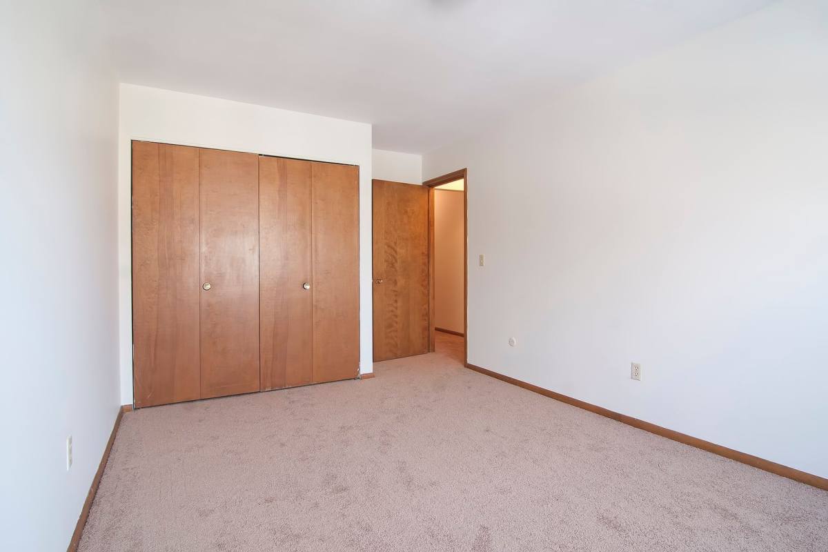 Apartment for rent at 515 Cleveland Ave S, Saint Paul, MN 55116