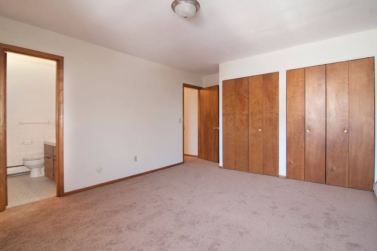 Apartment for rent at 515 Cleveland Ave S, Saint Paul, MN 55116