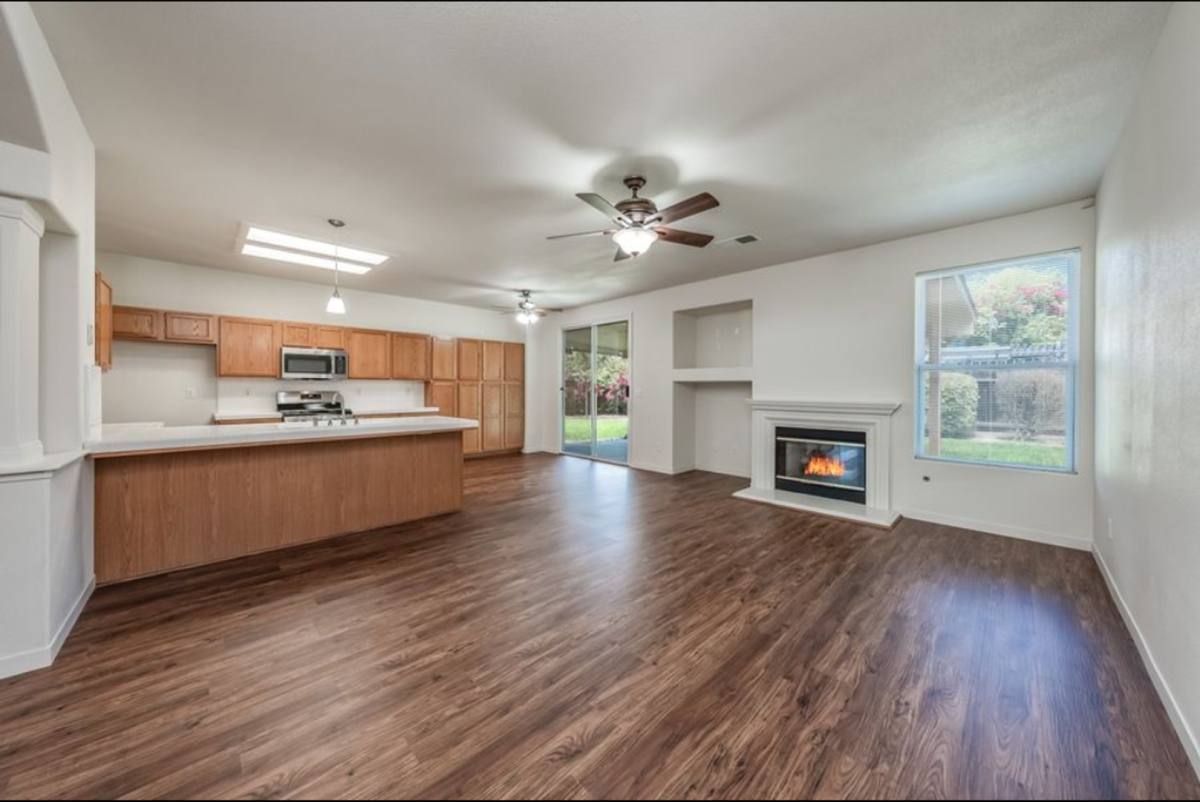 House for rent at 1004 W Orange St, Hanford, CA 93230