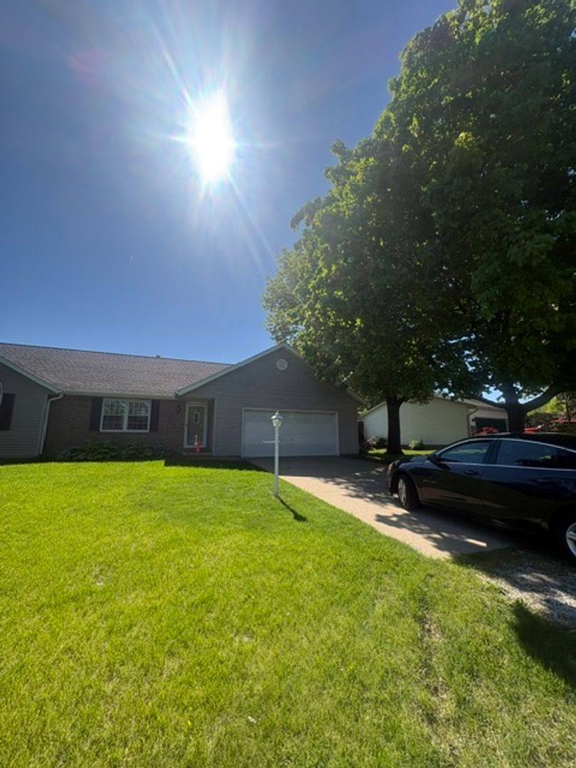 House for rent at 309 Arbor Vitae, Metamora, IL 61548