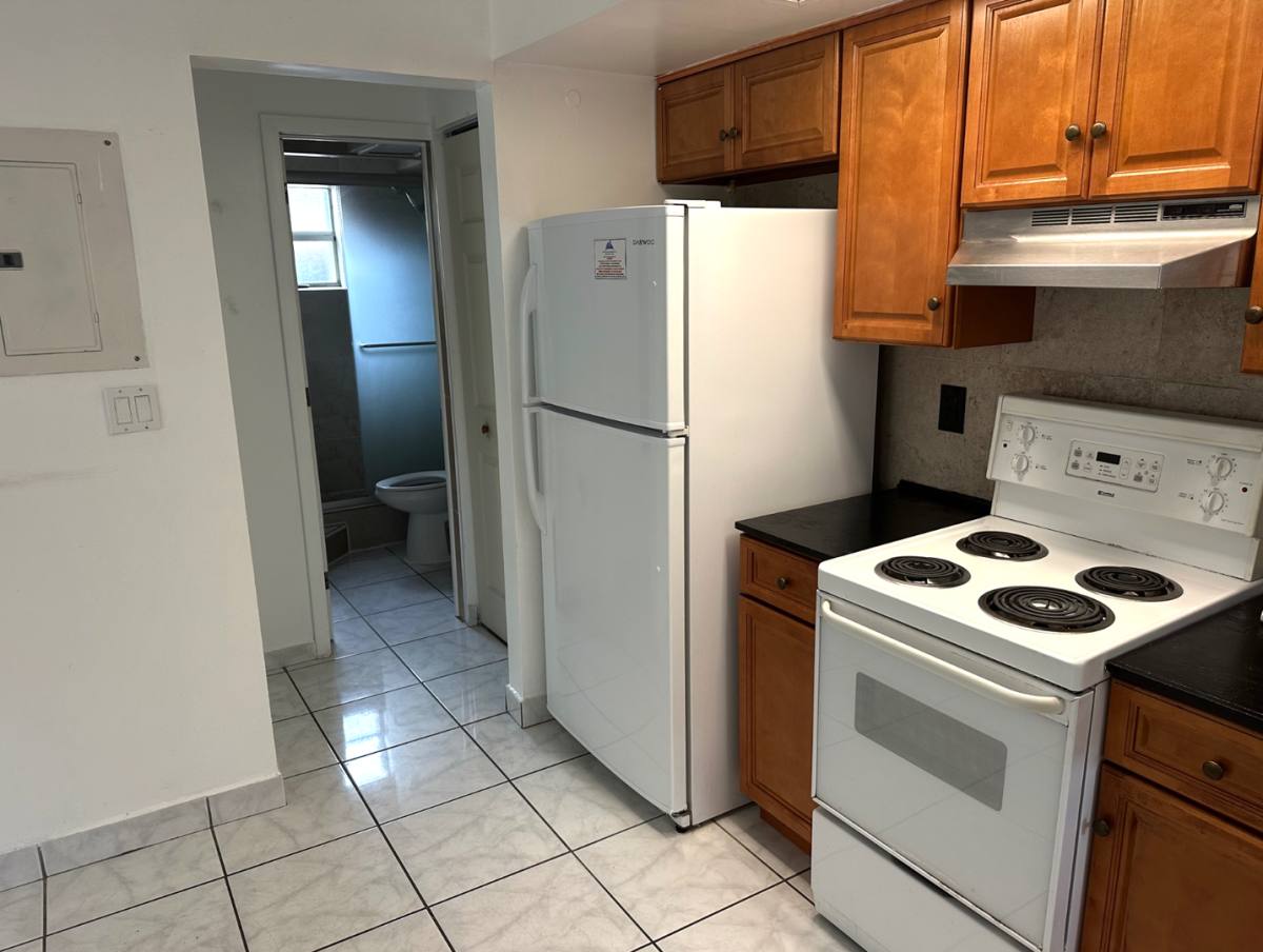 Townhouse for rent at 31 SW 10 St, Dania, FL 33004