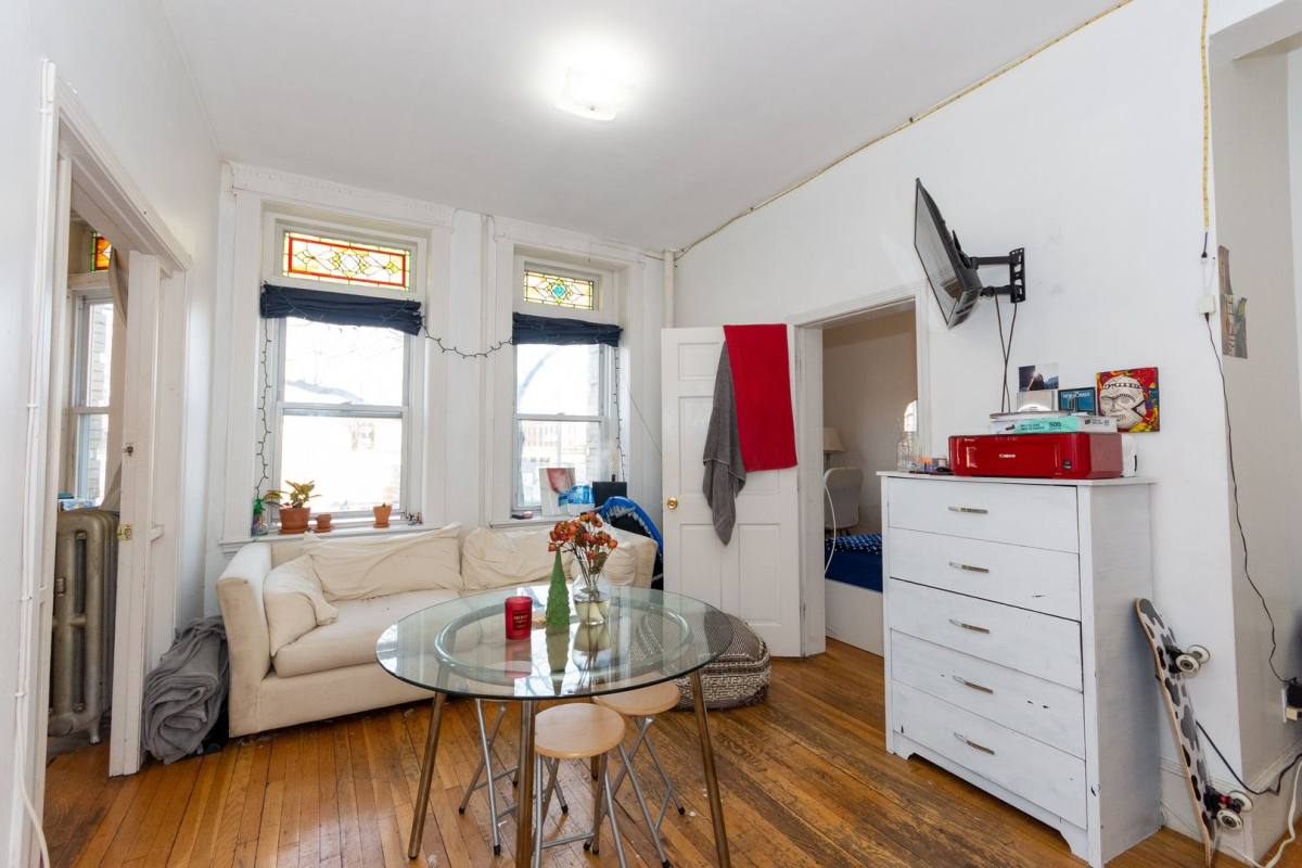 Apartment for rent at 48 Brighton Ave, Allston, MA 02134