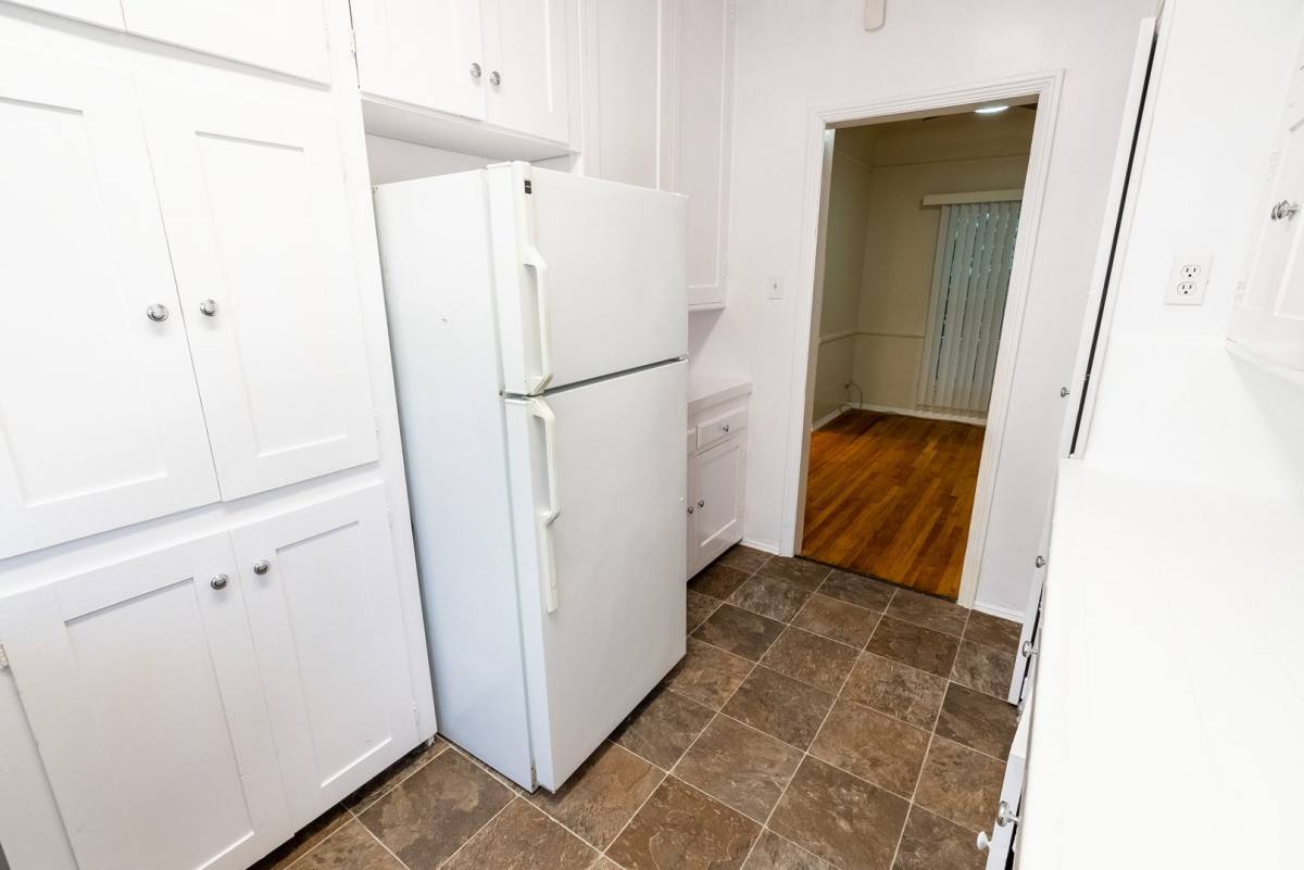 Apartment for rent at 147 N Hamilton Dr, Beverly Hills, CA 90211