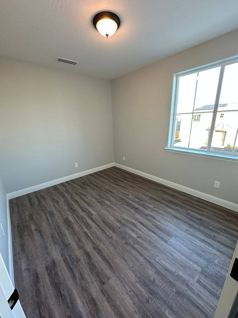 House for rent at 139 N Miami Ave, Fresno, CA 93727