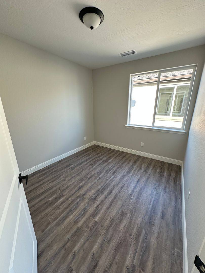 House for rent at 139 N Miami Ave, Fresno, CA 93727