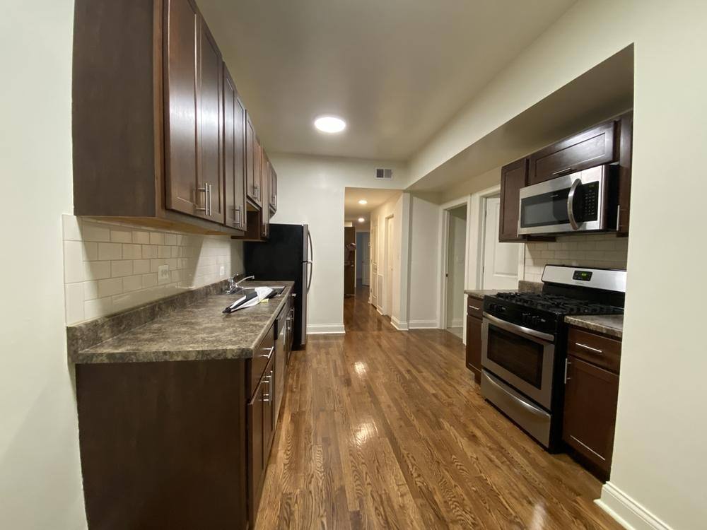Apartment for rent at 901 W Agatite Ave #907-1, Chicago, IL 60640