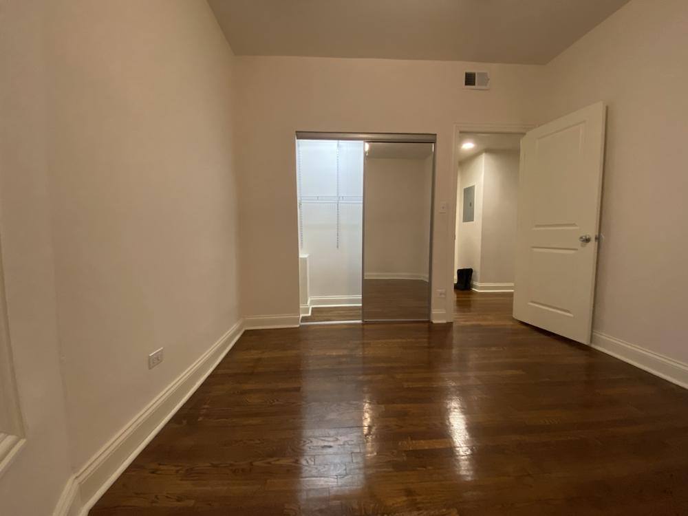 Apartment for rent at 901 W Agatite Ave #907-1, Chicago, IL 60640