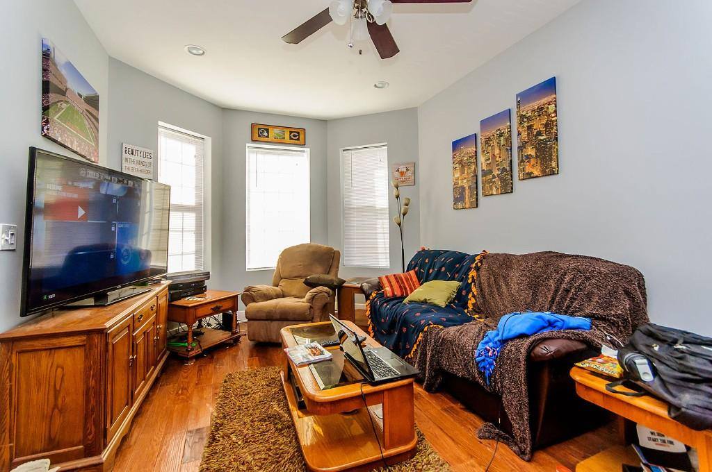 Apartment for rent at 2342 W Augusta #1F, Chicago, IL 60622