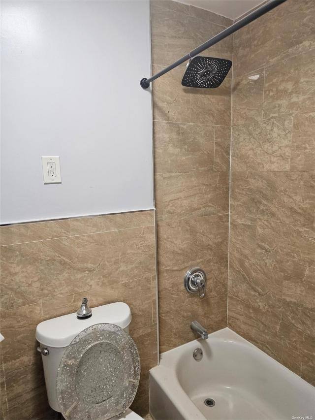 House for rent at 926 E 103rd St, Brooklyn, NY 11236
