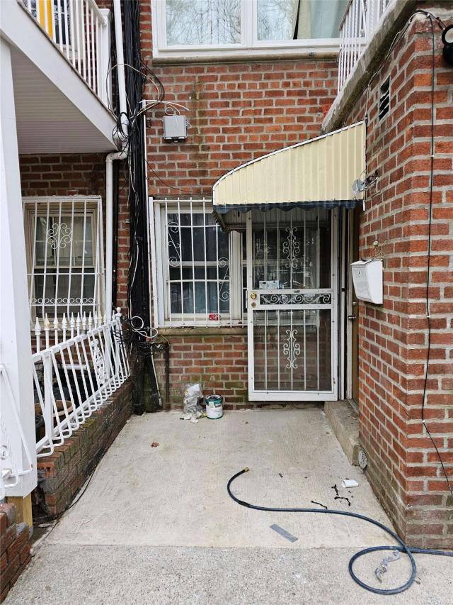 House for rent at 926 E 103rd St, Brooklyn, NY 11236