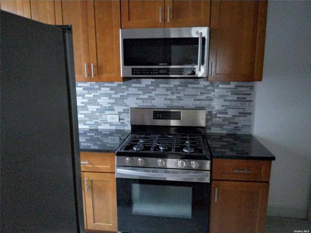 Apartment for rent at 595 Crown St #2, Brooklyn, NY 11213