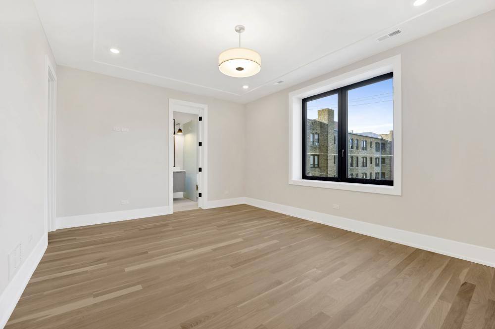 Apartment for rent at 3352 N Ashland Ave #2S, Chicago, IL 60657