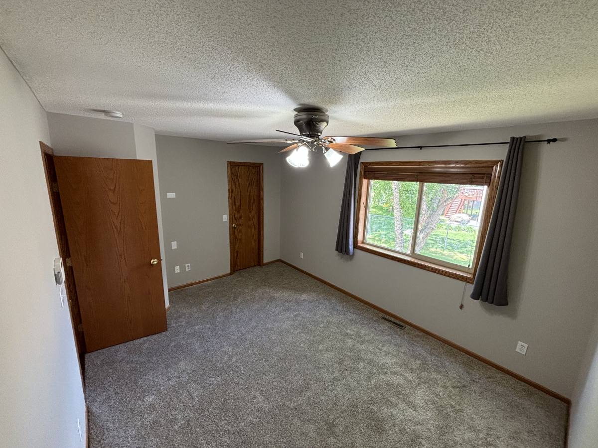 House for rent at 15312 Linnet St NW, Andover, MN 55304