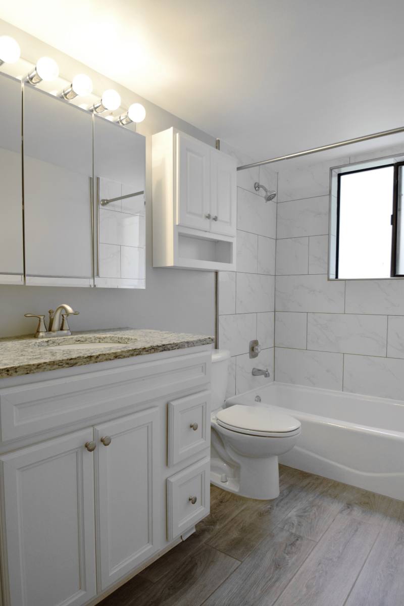 Apartment for rent at 15 E Maple St #2B, Lombard, IL 60148