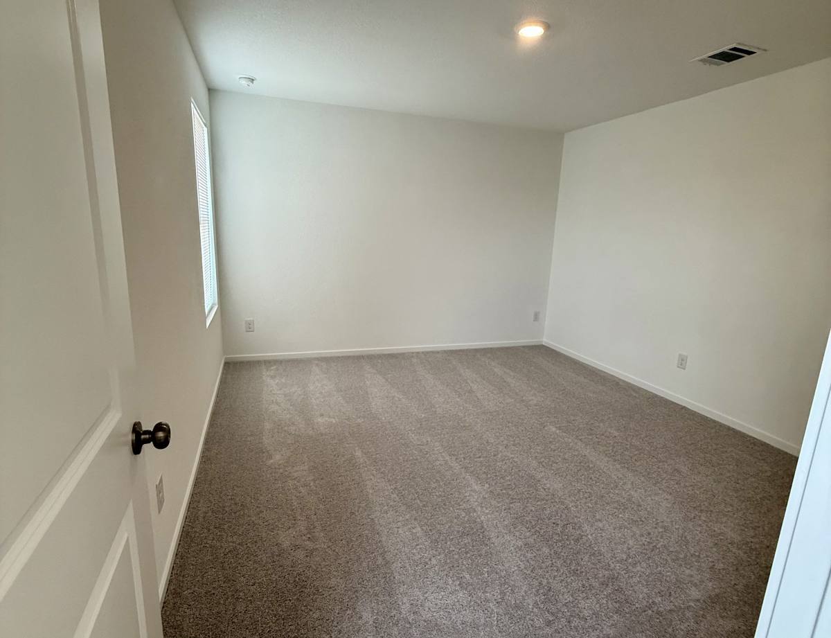 House for rent at 604 Rancho Del Cielo Lp, Jarrell, TX 76537