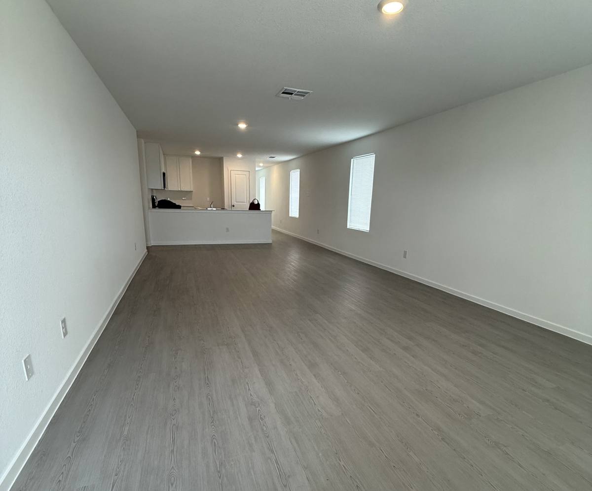 House for rent at 604 Rancho Del Cielo Lp, Jarrell, TX 76537