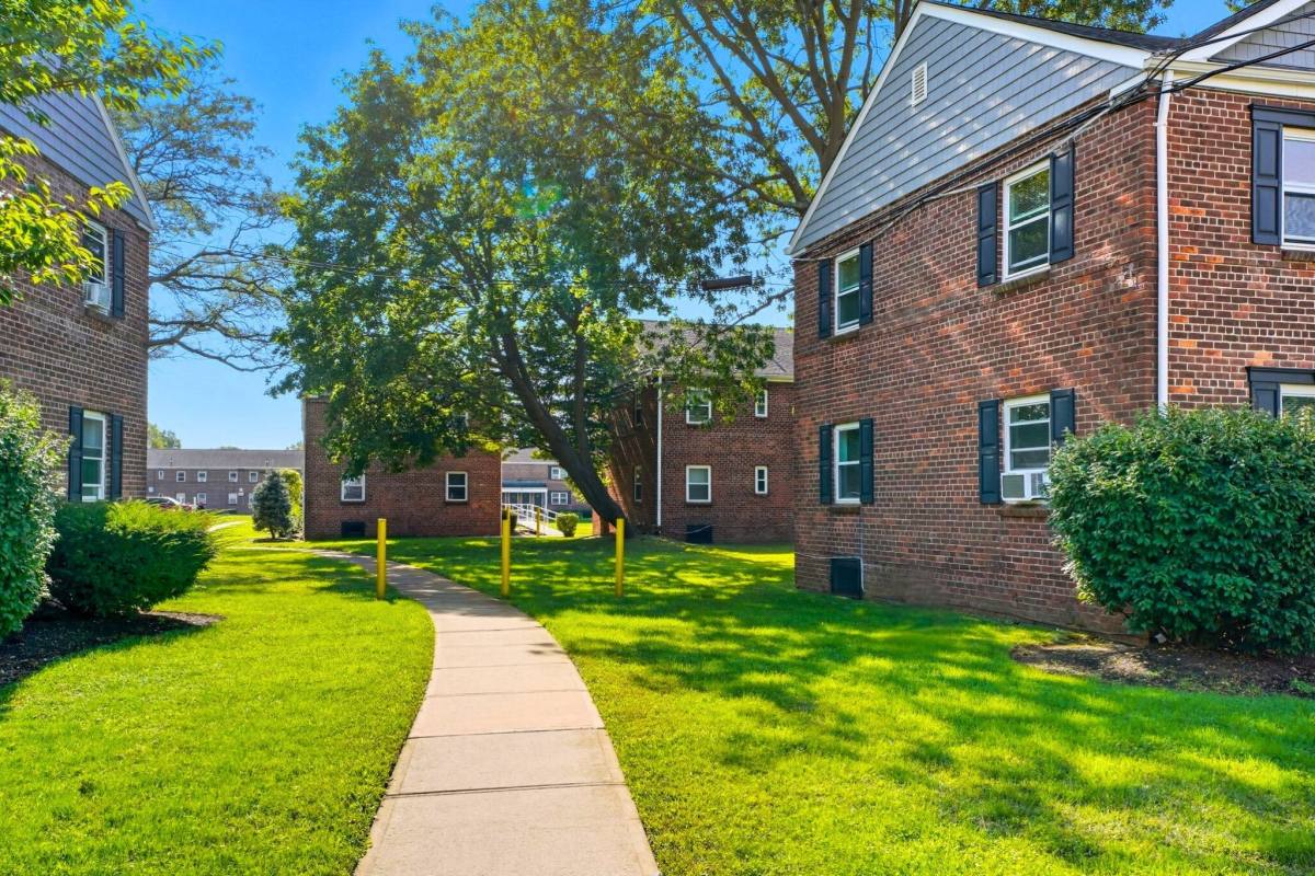 Apartment for rent at Eagle Rock at Huntington Station, 156 E Pulaski Rd, Huntington Station, NY 11746
