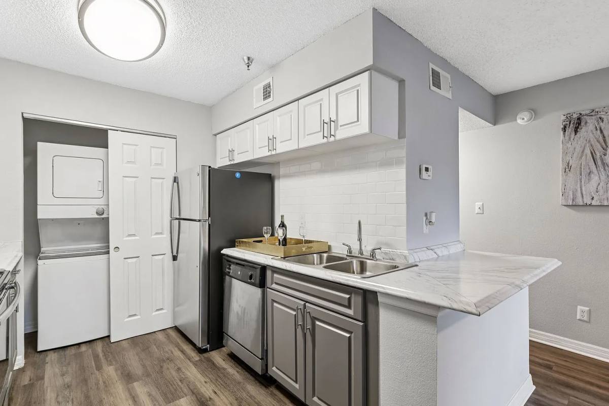 Apartment for rent at Buena Vista, 4610 N Armenia Ave, Tampa, FL 33603