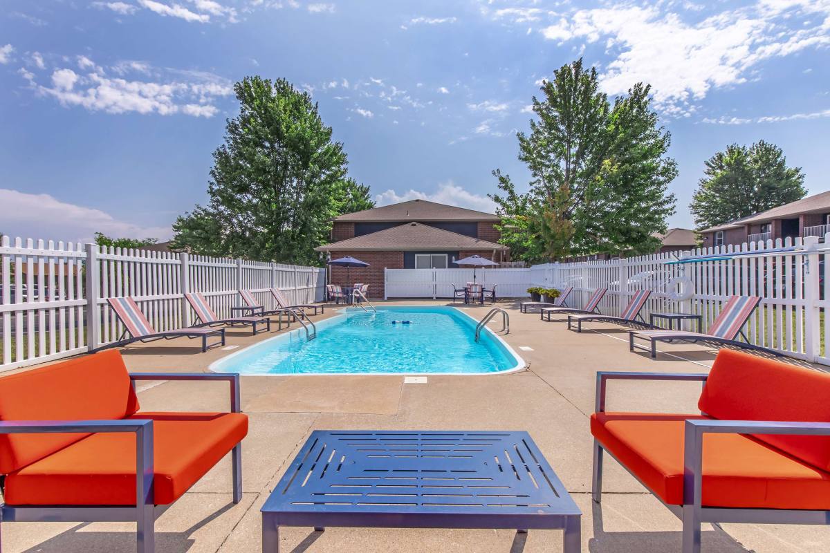Apartment for rent at Cambridge Park, 2828 S Nettleton Ave, Springfield, MO 65807