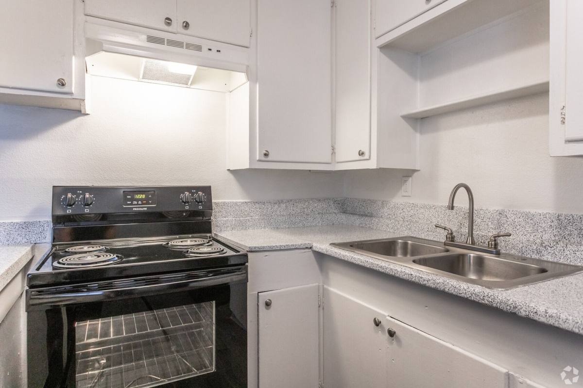 Apartment for rent at The Five Points at, 2902 Texas Ave #65, Texas City, TX 77590