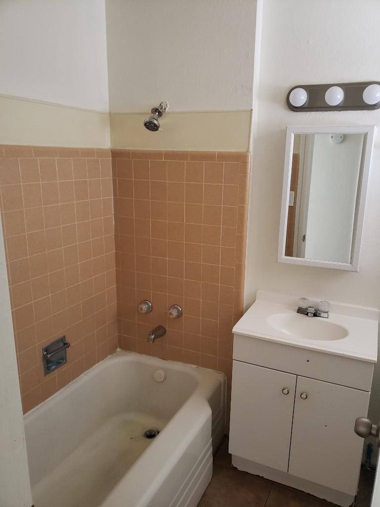 Townhouse for rent at 13961 S Berwick Ave, Arizona City, AZ 85123