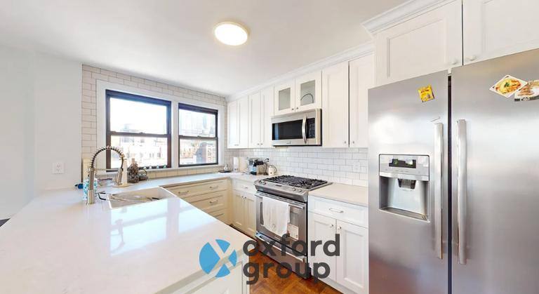 Apartment for rent at 330 E 53rd St #15, New York, NY 10022