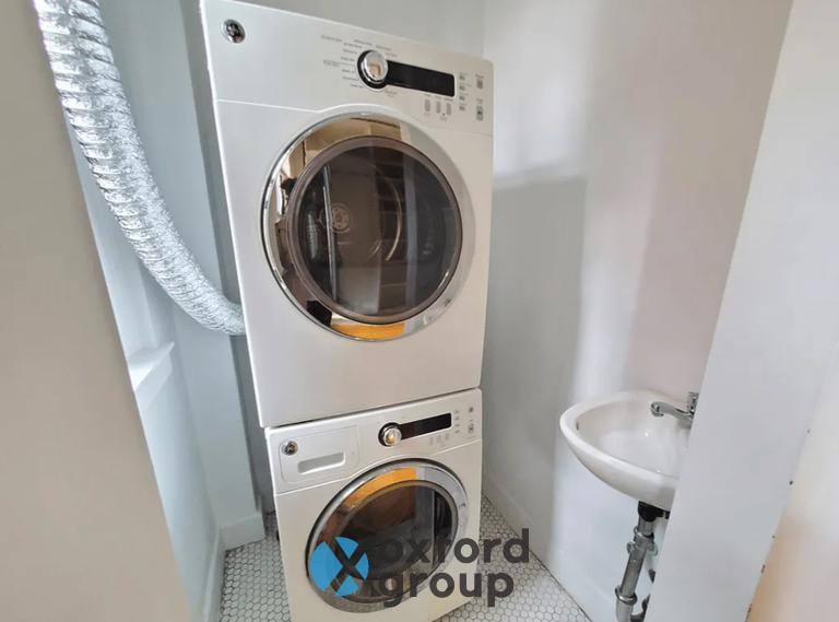 Apartment for rent at 290 E 75th St #10G, New York, NY 10021