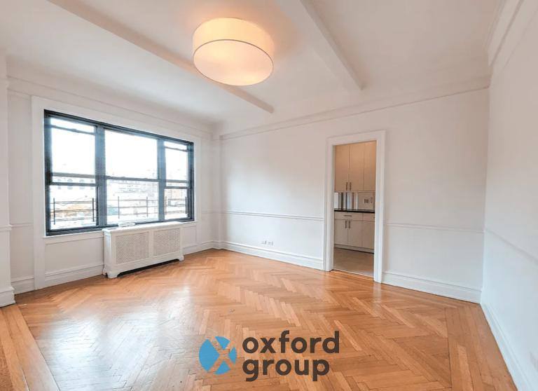 Apartment for rent at 290 E 75th St #10G, New York, NY 10021