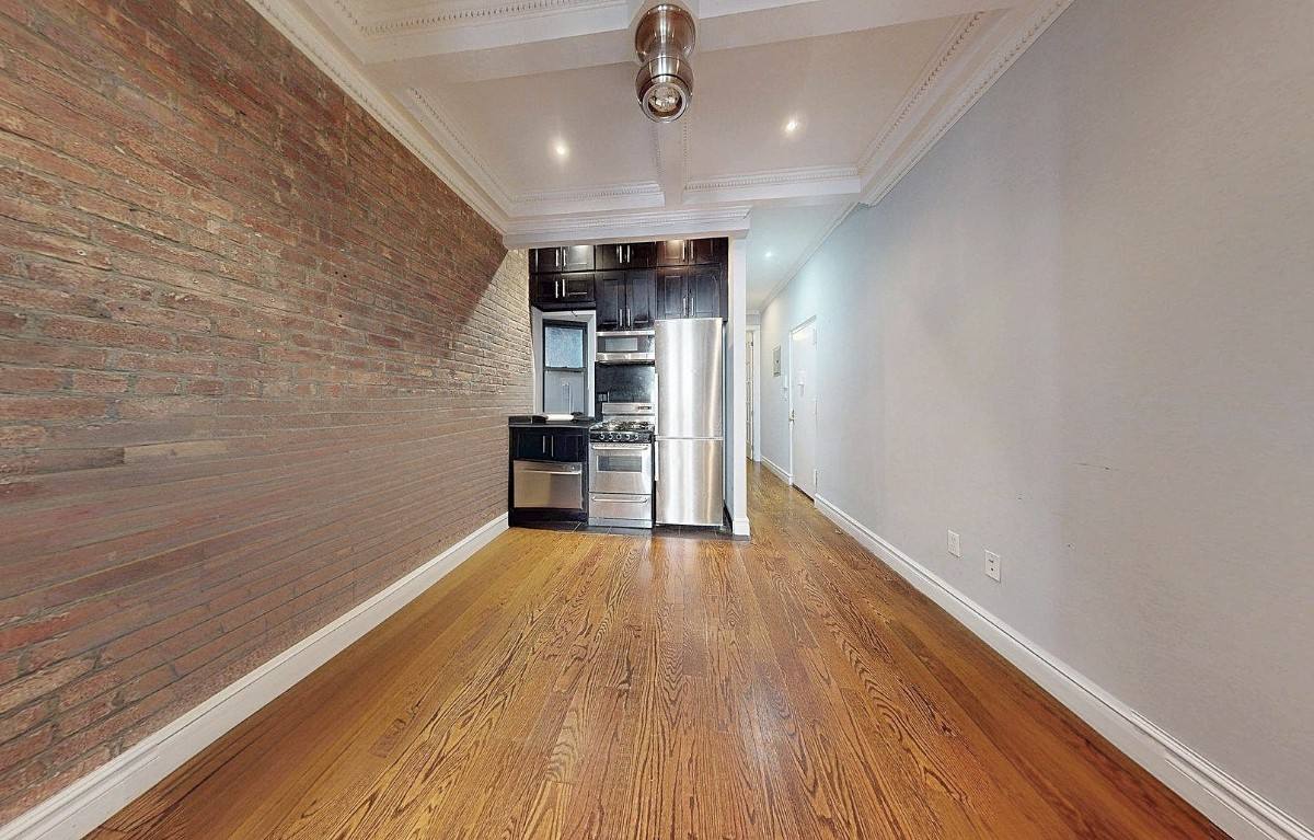 Townhouse for rent at 212 E 25th St #1, New York, NY 10010