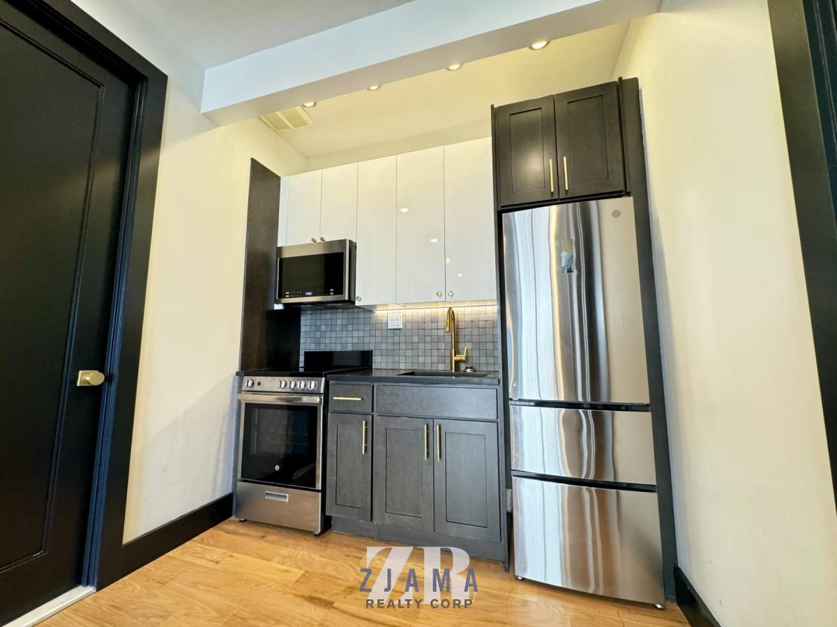 Apartment for rent at 561 Fourth Ave #3F, Brooklyn, NY 11215