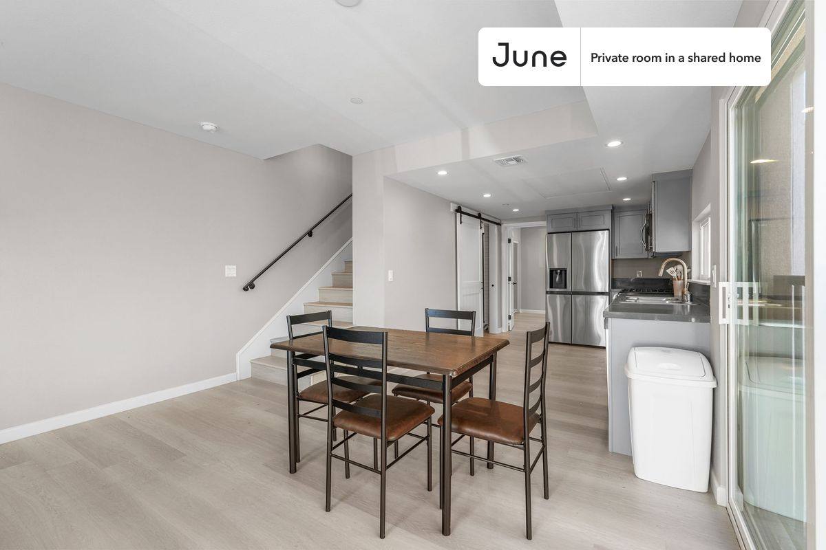 Apartment for rent at 327 N Chicago, Los Angeles, CA 90033