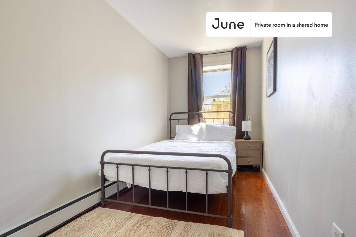 Apartment for rent at 71 Clermont Ave #D, Brooklyn, NY 11205