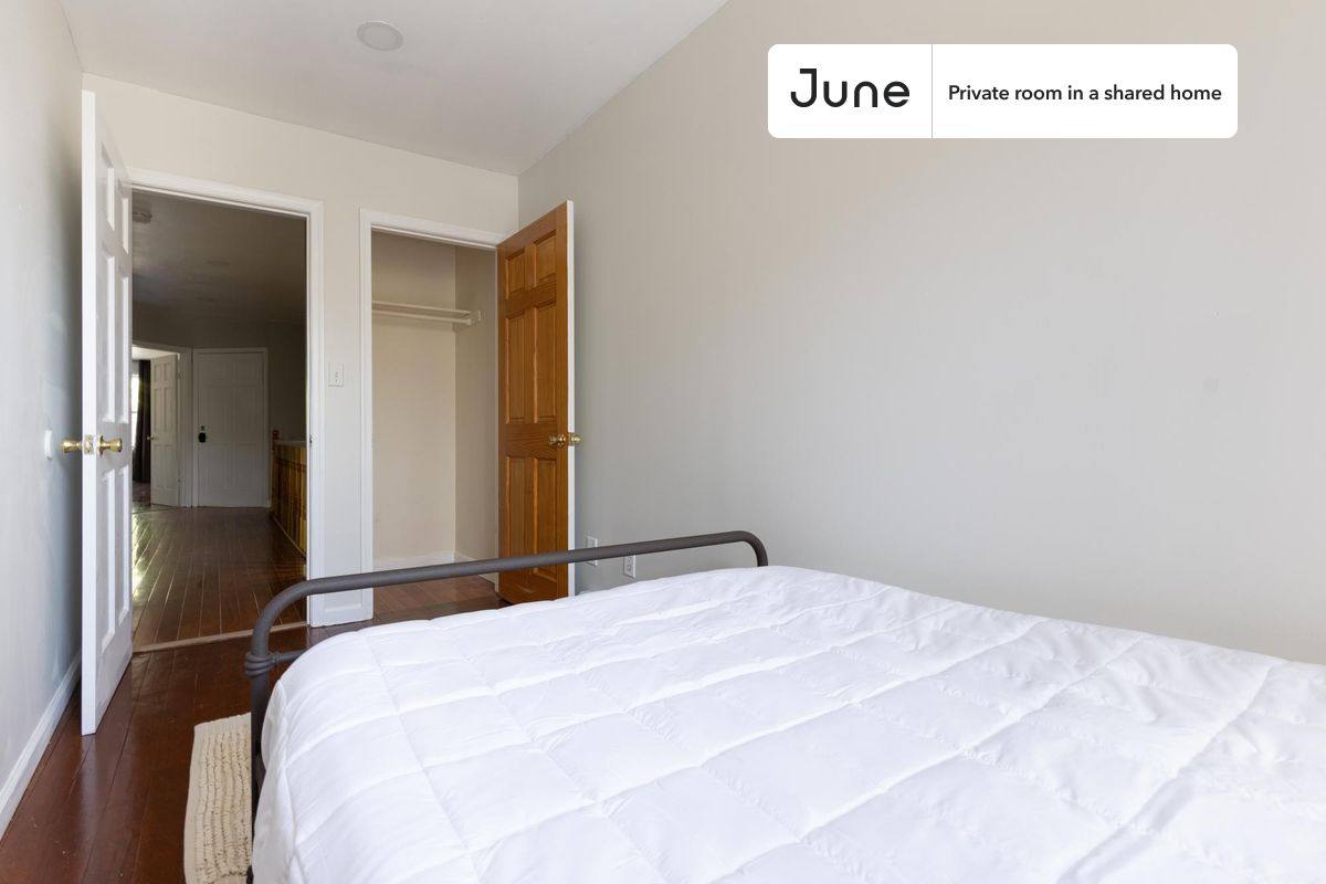 Apartment for rent at 71 Clermont Ave #D, Brooklyn, NY 11205